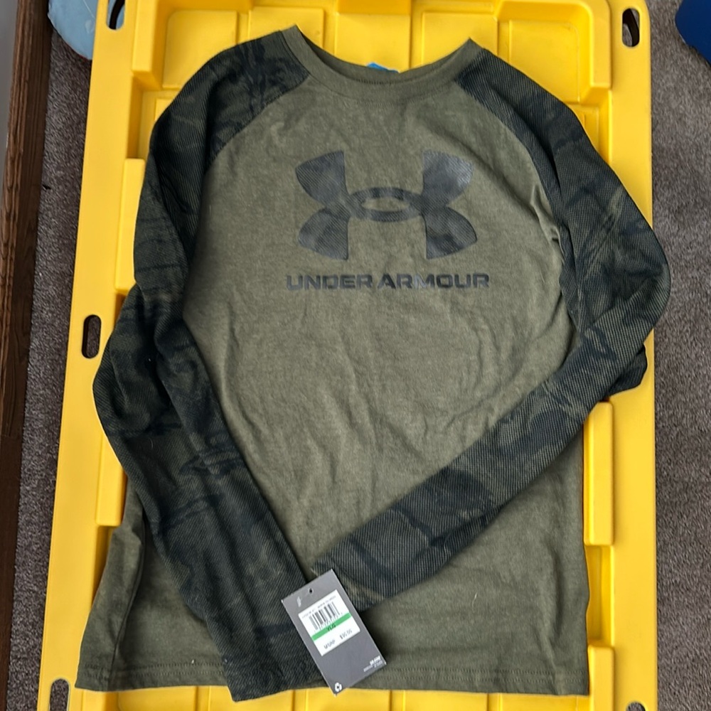 Youth Large Camo Under Armour Shirt